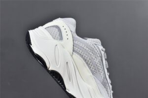700V2STATIC_10.jpg