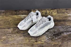 700V2STATIC_12.jpg