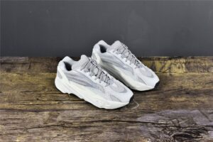 700V2STATIC_4.jpg