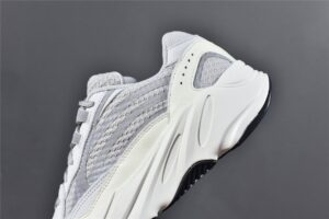 700V2STATIC_9.jpg