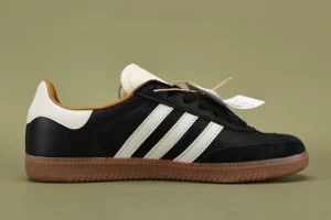 Adidas-x-JJJJound-Samba-OG-Black-Black-Crystal-White-Gum-2.webp
