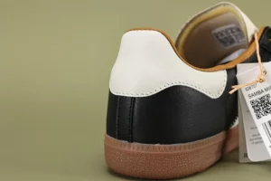 Adidas-x-JJJJound-Samba-OG-Black-Black-Crystal-White-Gum-8.webp