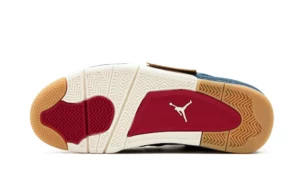 Air-Jordan-4-Retro-x-Levis-Denim-Reps-3.webp