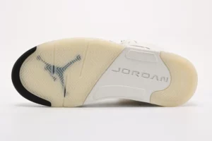 Air-Jordan-5-Retro-SE-Sail-3.webp