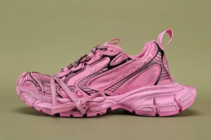 BALENCIAGA-3xl-In-Pink-Low-top-Sneakers-1.webp