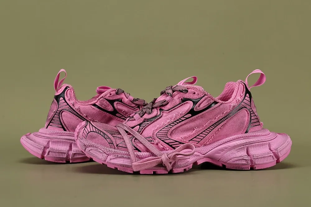 BALENCIAGA-3xl-In-Pink-Low-top-Sneakers-2.webp