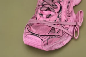 BALENCIAGA-3xl-In-Pink-Low-top-Sneakers-4.webp