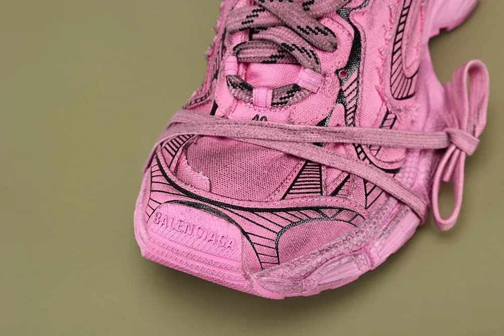 BALENCIAGA-3xl-In-Pink-Low-top-Sneakers-4.webp