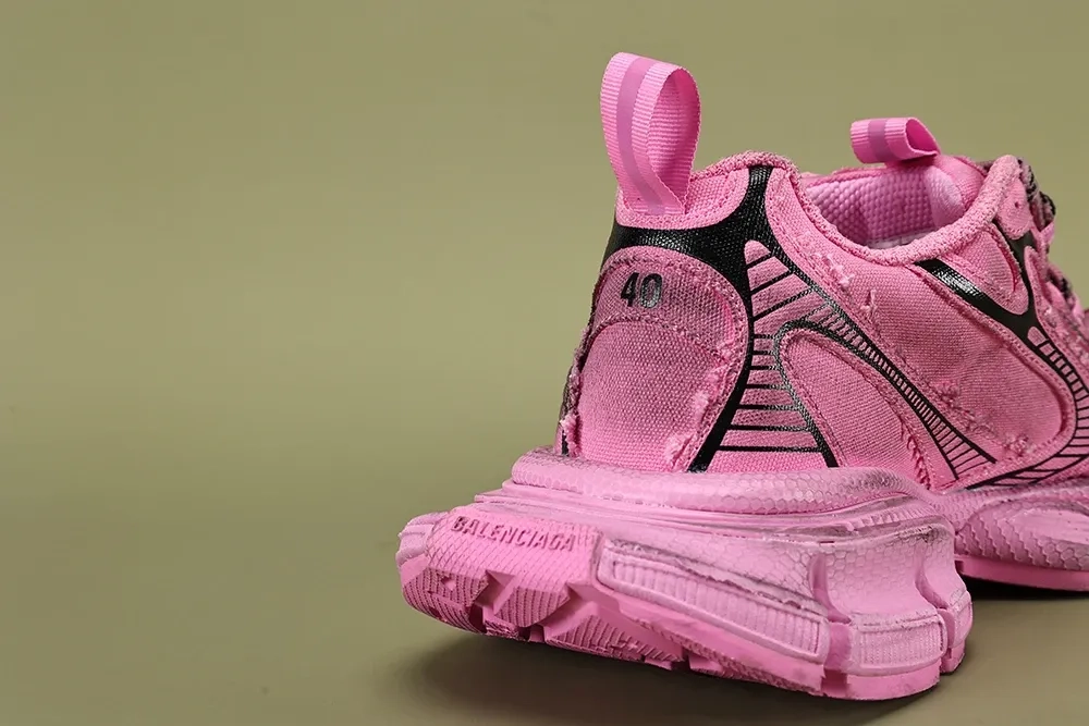 BALENCIAGA-3xl-In-Pink-Low-top-Sneakers-6.webp