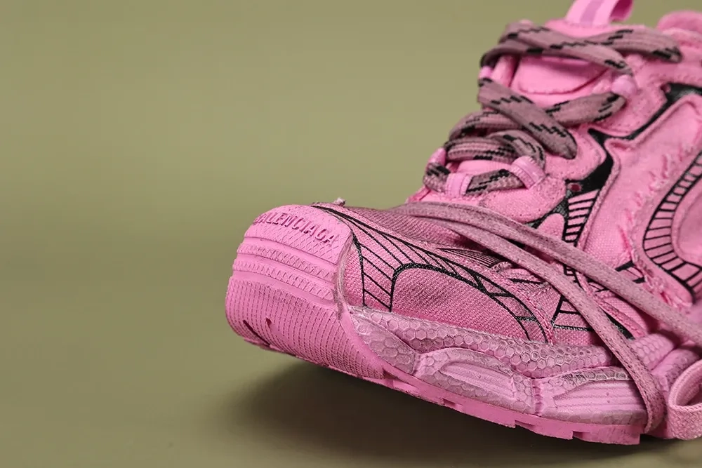 BALENCIAGA-3xl-In-Pink-Low-top-Sneakers-7.webp