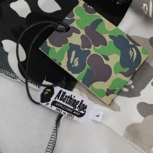 BAPE-City-Camo-Half-Shark-Kapuzenpullover-mit-durchgehendem-Reissverschluss-reps1.webp
