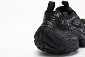 Balenciaga-10XL-Black-SNEAKERS-6.webp