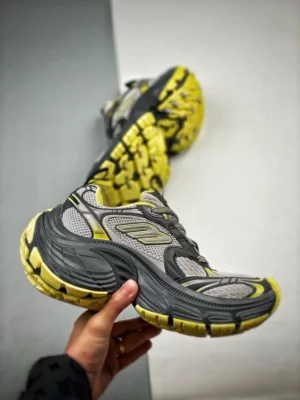 Balenciaga-10XL-Fluorescent-Yellow-Low-Top-Sneakers-3.webp