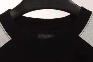 Balenciaga-3B-Logo-gedruckt-T-Shirt-Reps5.webp