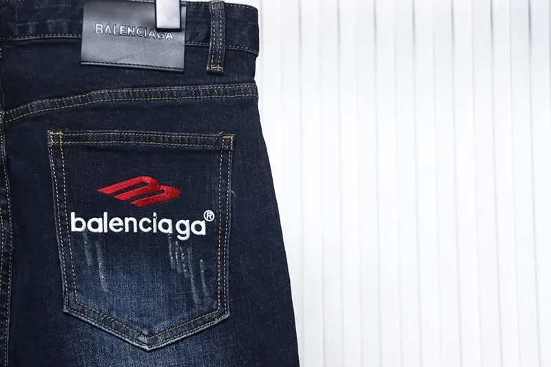 Balenciaga-3M-Jeans-With-Embroidered-Logo-8.webp