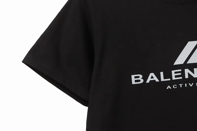 Balenciaga-3M-Letters-T-Shirt-4.webp