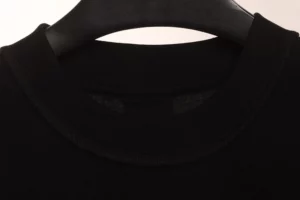 Balenciaga-Anti-Auto-Loecher-und-Risse-T-Shirt-Reps5.webp