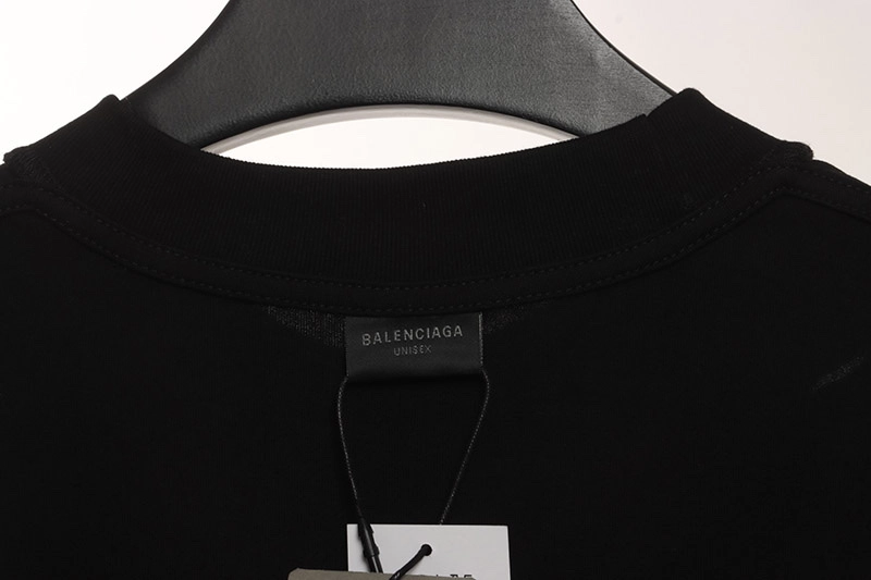 Balenciaga-Anti-Auto-Loecher-und-Risse-T-Shirt-Reps6.webp
