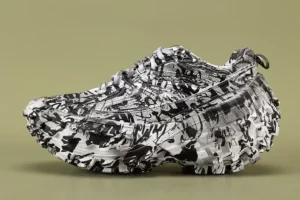 Balenciaga-Bouncer-With-Graffiti-Print-in-Grey-Sneakers-1.webp