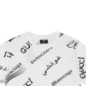 Balenciaga-Co-Branding-Twill-Multilabel-Barrage-Druck-T-Shirt-Reps1.webp