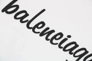 Balenciaga-Co-Branding-Twill-Multilabel-Barrage-Druck-T-Shirt-Reps9.webp