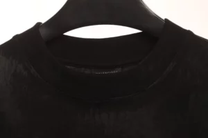 Balenciaga-Distressed-Crypto-Druck-T-Shirt-Reps14.webp