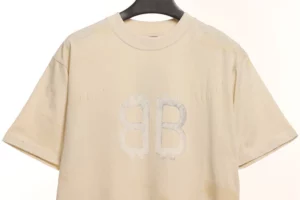 Balenciaga-Distressed-Crypto-Druck-T-Shirt-Reps7.webp