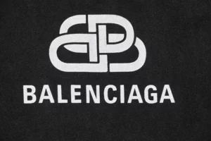 Balenciaga-Doppelter-B-Schloss-Aufdruck-T-Shirt-Reps9.webp