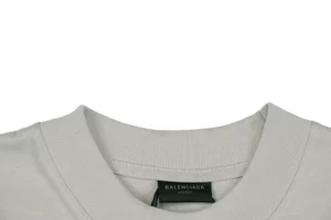 Balenciaga-Dreidimensionales-T-Shirt-mit-Doppel-B-Buchstaben-Aufdruck-Reps10.webp