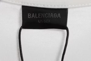 Balenciaga-Flash-Diamond-Logo-Print-T-Shirt-13.webp