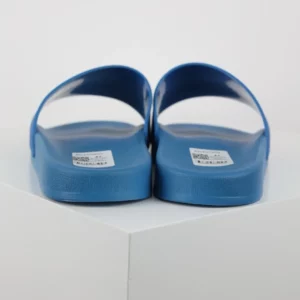 Balenciaga-Flip-Flops-mit-Logo-Print-Blue-4.webp