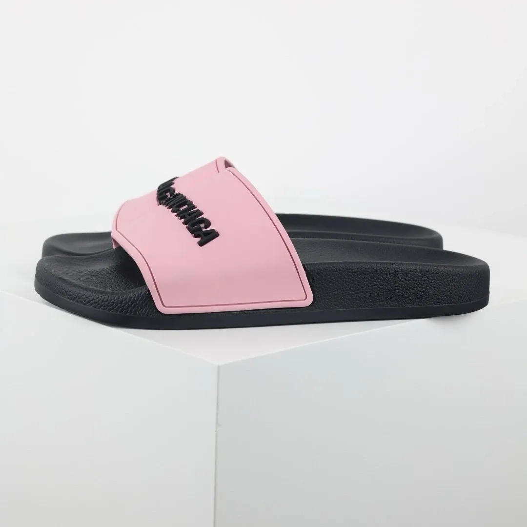Balenciaga-Flip-Flops-mit-Logo-Print-Pink-und-Black-2.webp