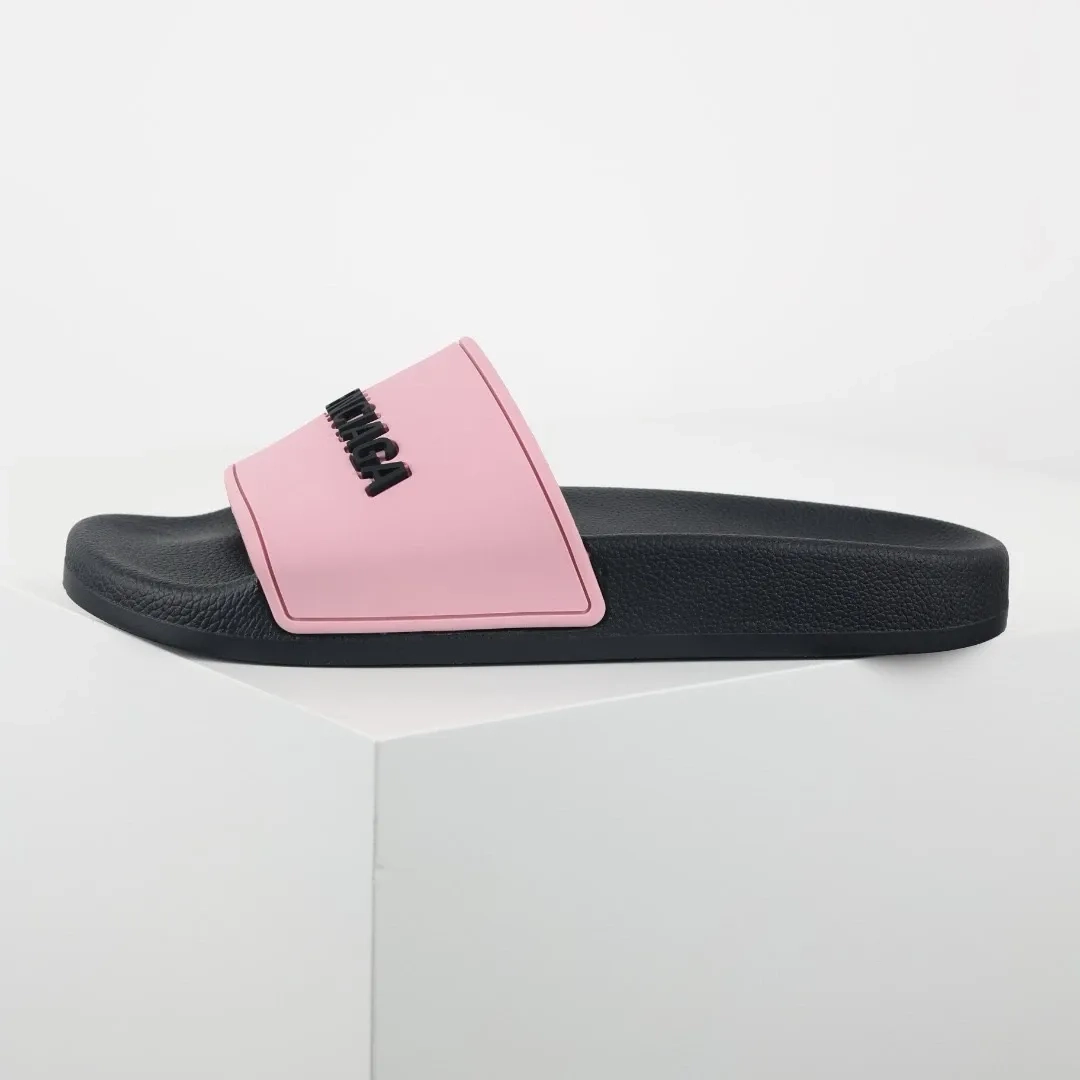 Balenciaga-Flip-Flops-mit-Logo-Print-Pink-und-Black-3.webp