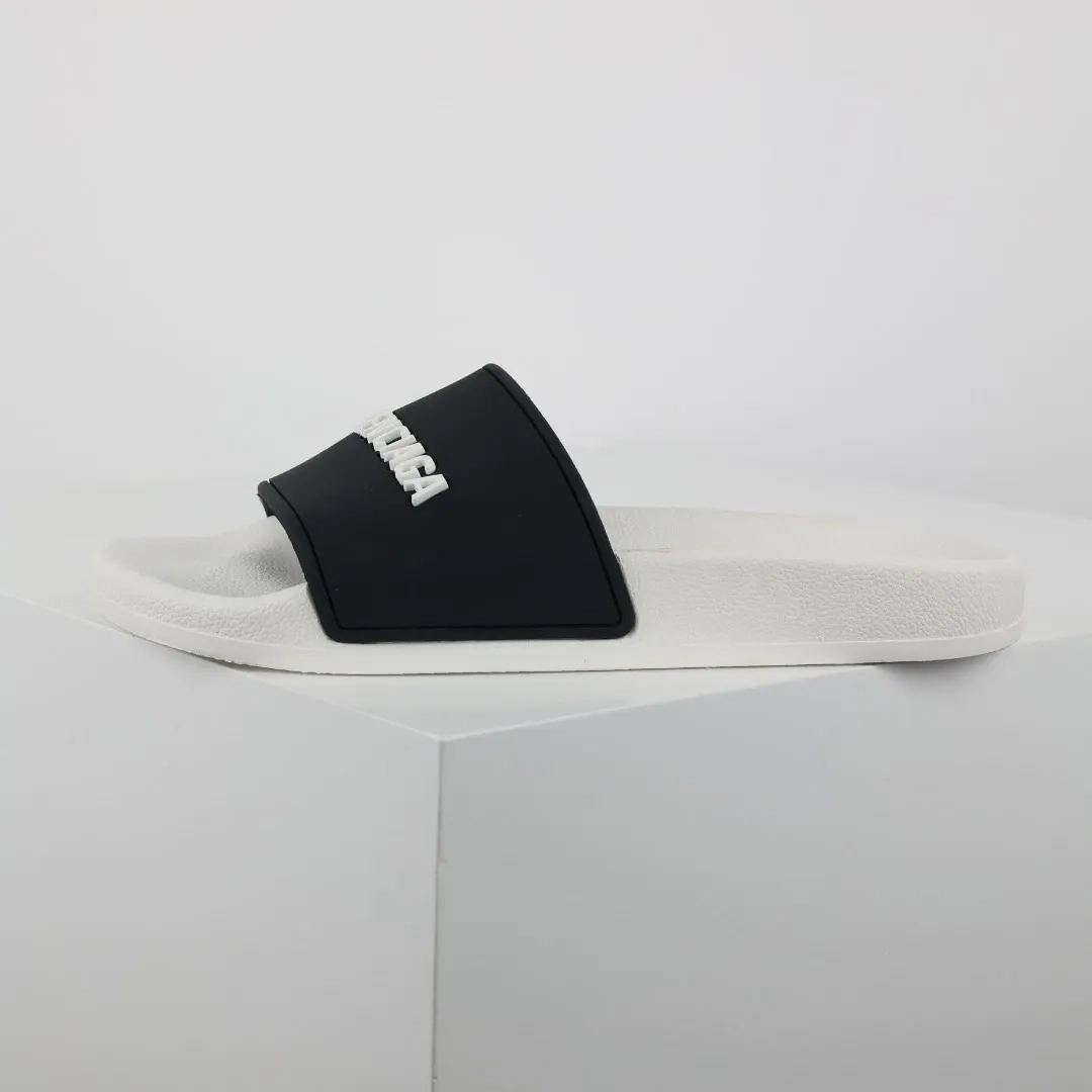 Balenciaga-Flip-Flops-with-logo-Print-white-and-black-3.webp