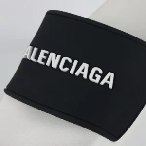 Balenciaga-Flip-Flops-with-logo-Print-white-and-black-6.webp
