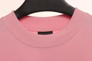 Balenciaga-Graffiti-mit-Offshore-Alphabet-T-Shirt-Reps12.webp