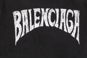 Balenciaga-Handgezeichnetem-Logo-Print-T-Shirt-Reps12.webp