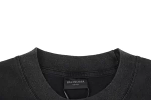 Balenciaga-Handgezeichnetem-Logo-Print-T-Shirt-Reps13.webp