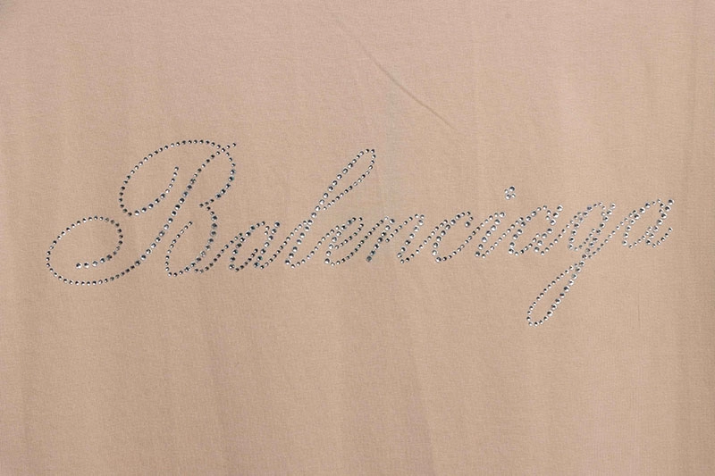 Balenciaga-Heisses-Diamond-Logo-T-Shirt-Reps3.webp