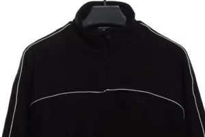 Balenciaga-Jacke-aus-Polarfleece-mit-aufgesticktem-Logo-Reps9.webp