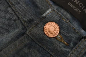 Balenciaga-Jeans-mit-umgekehrter-Tasche-Reps11.webp