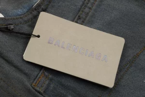 Balenciaga-Jeans-mit-umgekehrter-Tasche-Reps7.webp