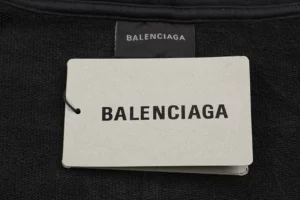 Balenciaga-Kapuzenpullover-mit-Band-Reissverschluss-Reps6.webp