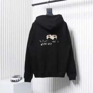 Balenciaga-Kapuzenpullover-mit-HAND-Graffiti-Motiv-3.webp