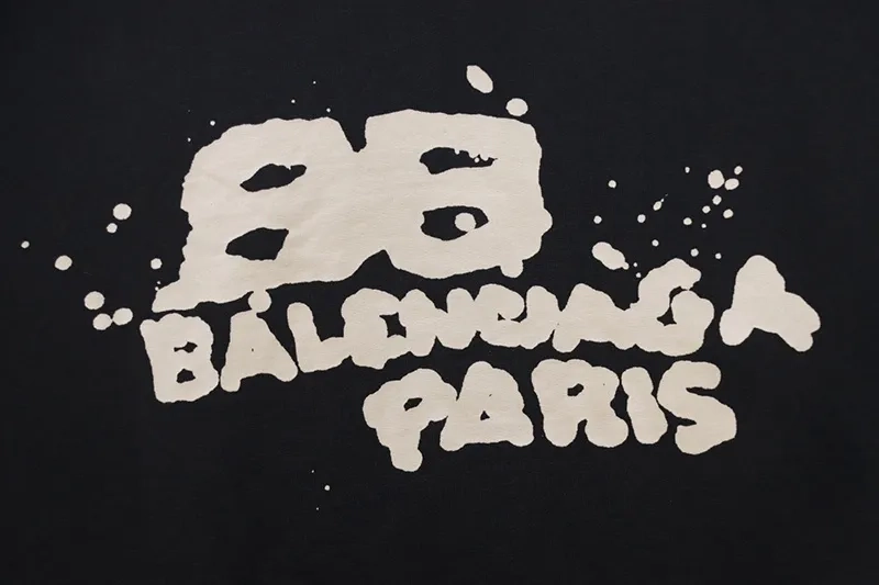 Balenciaga-Kapuzenpullover-mit-HAND-Graffiti-Motiv-6.webp