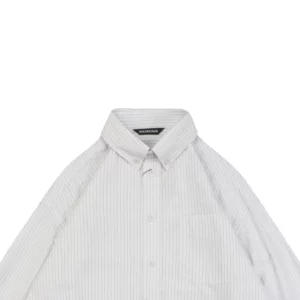 Balenciaga-Langarmshirt-mit-Buchstabenstreifen-auf-der-Rueckseite-Reps10.webp