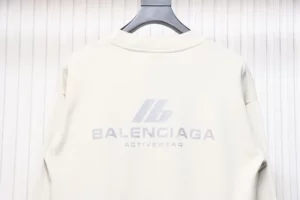 Balenciaga-Lb-Sweatshirt-With-Reflective-Letter-Logo-8.webp
