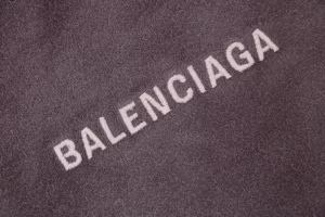Balenciaga-Logo-Buchstaben-Stickerei-T-Shirt-Reps7.webp