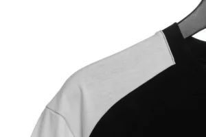 Balenciaga-Logo-mit-schwarz-weissen-Naehten-T-Shirt-Reps3.jpg.webp