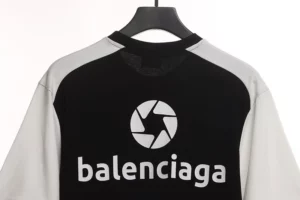 Balenciaga-Logo-mit-schwarz-weissen-Naehten-T-Shirt-Reps6.jpg.webp
